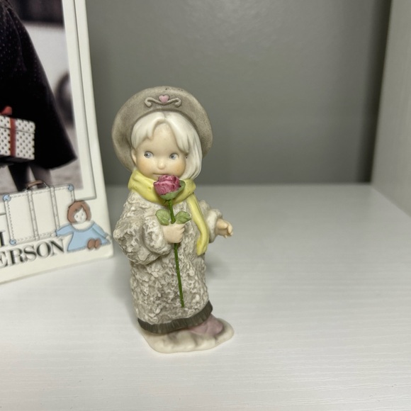 KIM ANDERSON LITTLE GIRL FIGURINE - Picture 1 of 4